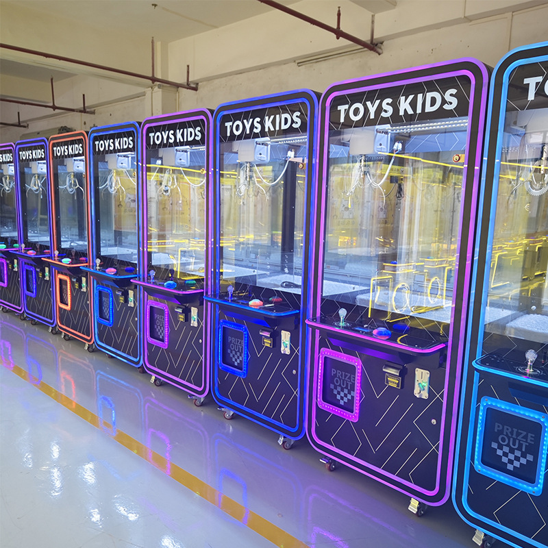 Siyah Pençe Makinesi Modern At - Arcade Prize Vending Machine incelemesi ve fiyatı